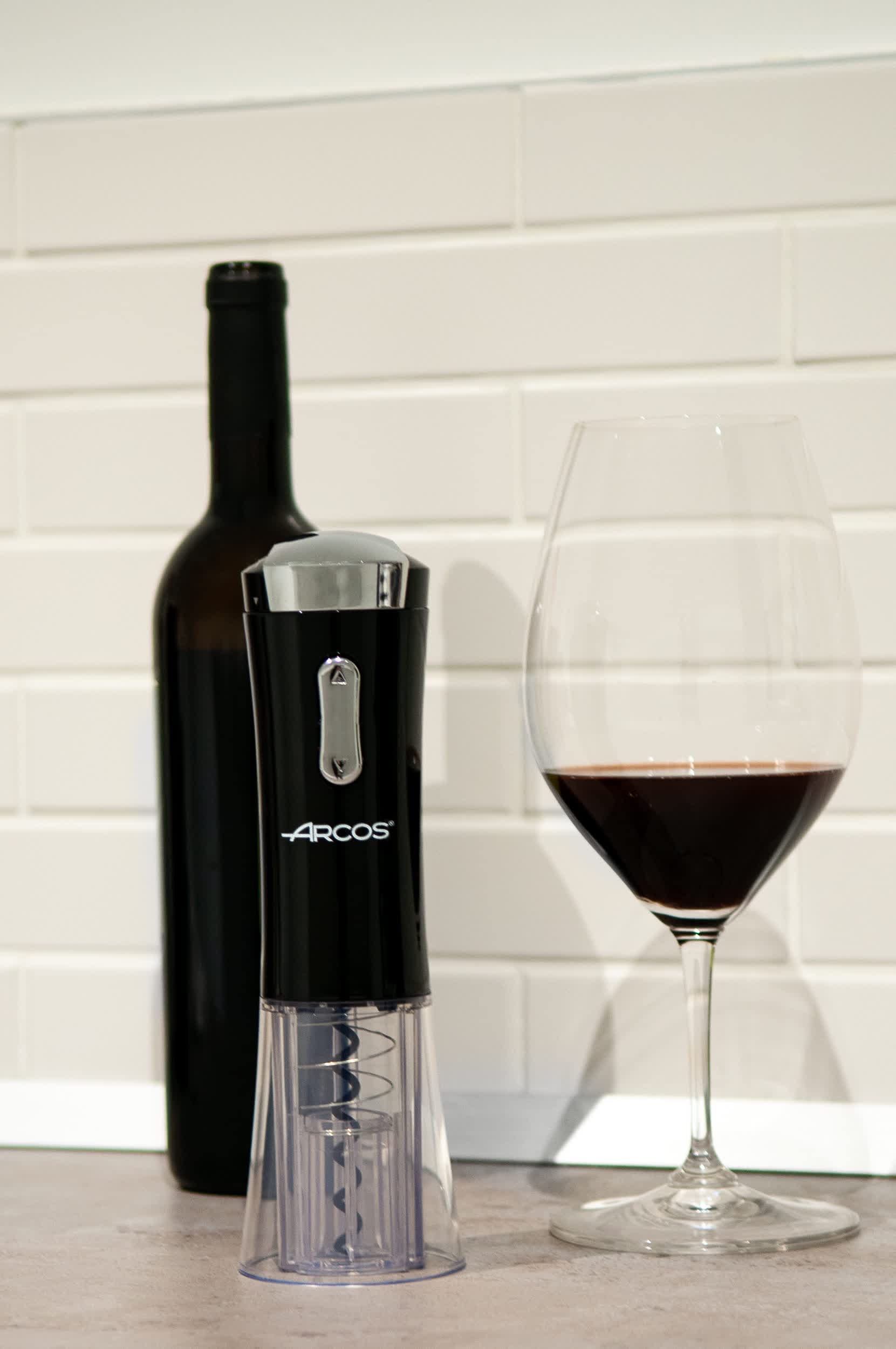 Arcos Accessories - Electric Corkscrew Bottle Opener - Material ABS - Black Color - Image 5